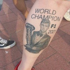 Koen live vanuit de drukke Haltestraat na de pole van Max voor de GP van Zandvoort 2022