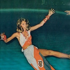 Victoria - Sundays at Pikes - Closing Party