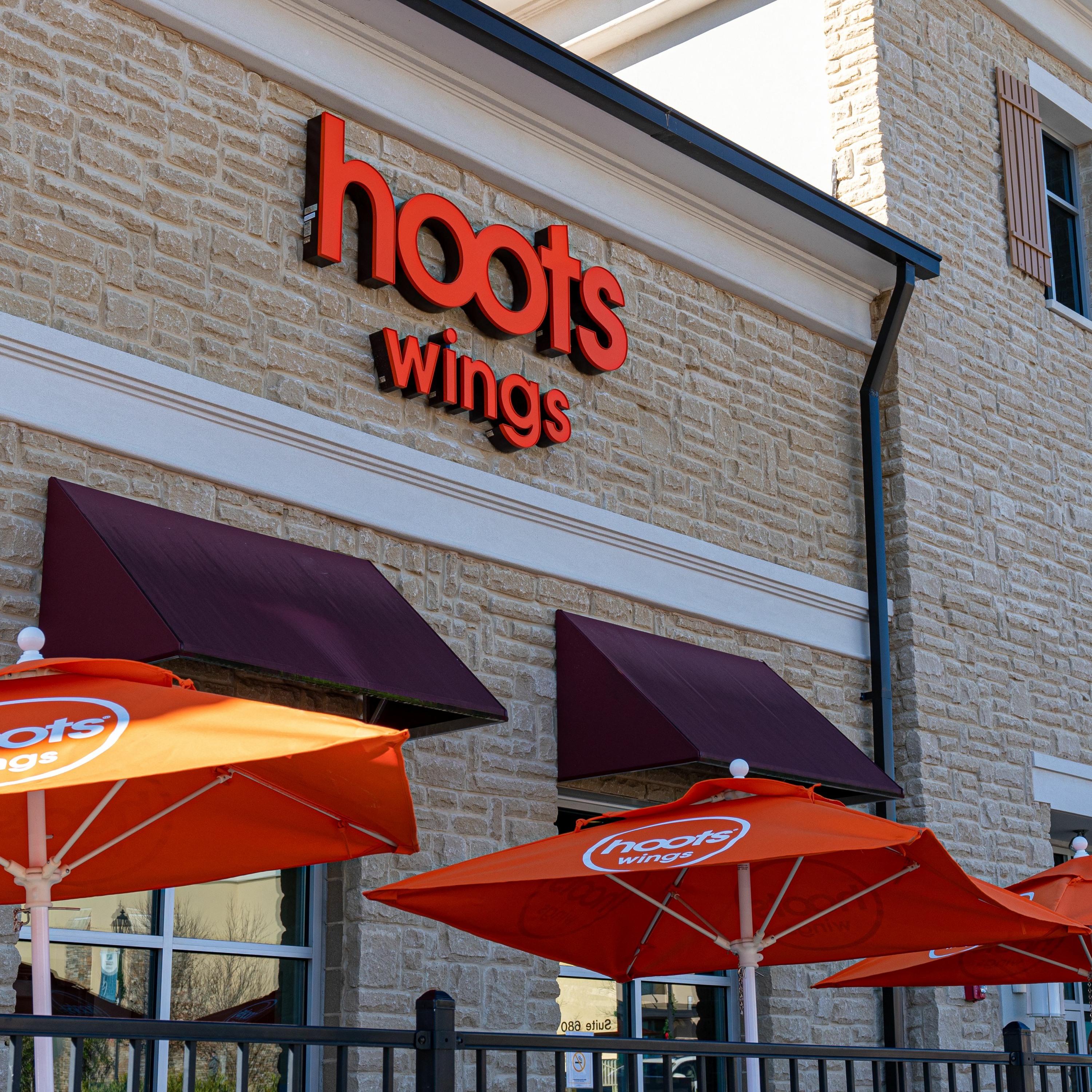 242. Unstoppable Company Culture & Brand-Building - Sal Melilli CEO Hooters & Hoots Wings
