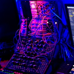 Live Synth Session 2023-04-10: House Noodling