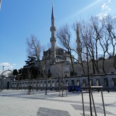 İbrahim Kalın - Yeni Cami Avlusunda