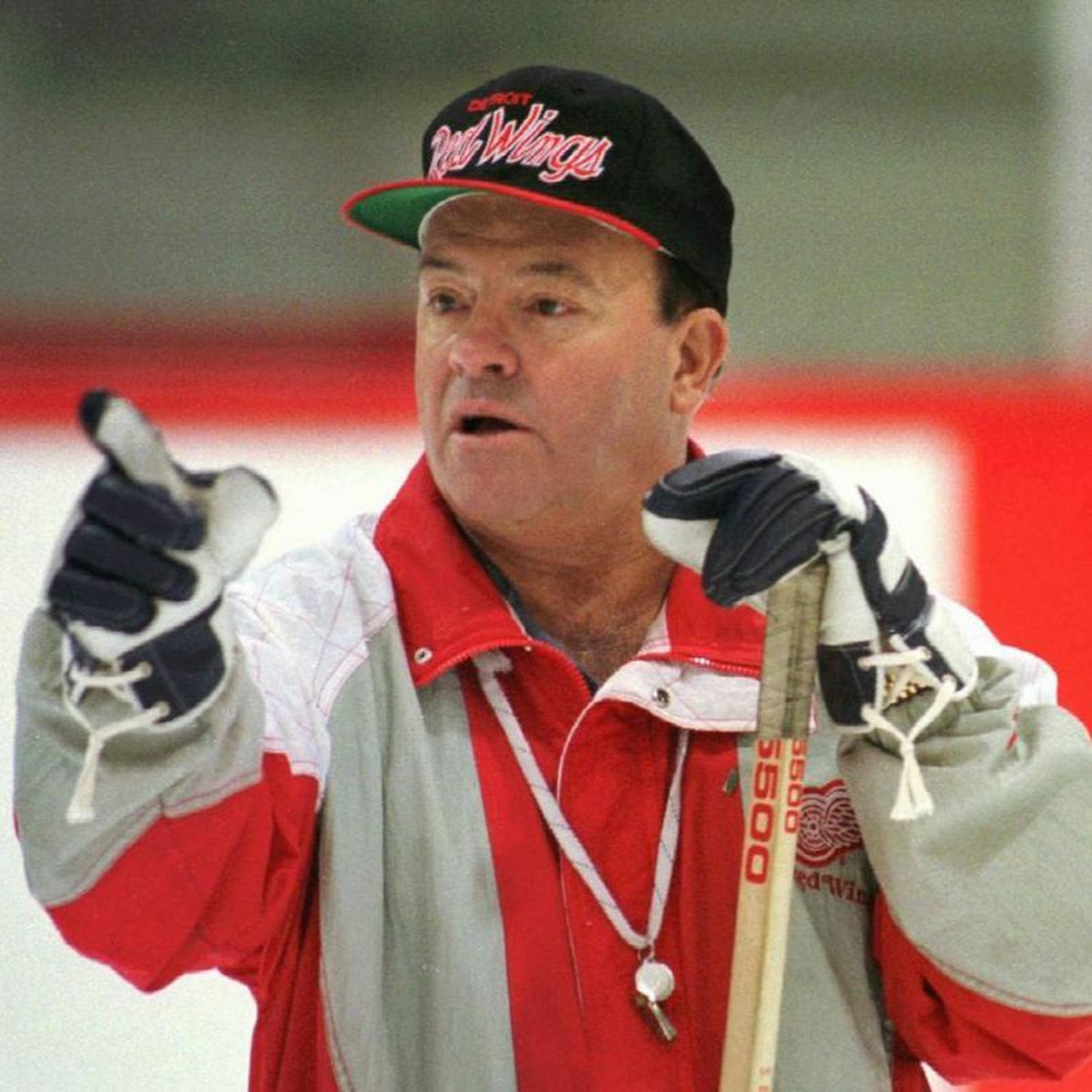Scotty Bowman talks Leafs playoff failures, winning culture, NHL playoffs & more - MLHS Pod Ep. 19 episode artwork