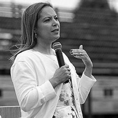 Comisionada de Educación de RI, insta a las familias elegibles a presentar su solicitud a tiempo