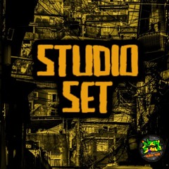 Studio set // Shifting dance floor