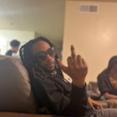 BAD B****** (feat. Vintage)