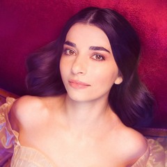 Alexandra Usurelu - SUPEREROU (short)