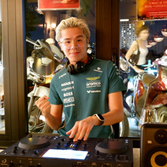 Good mood with drinks and friends at Ole Lakeside Sessions