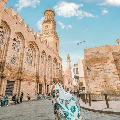 عرفت الهوى  مذ عرفت هواك..