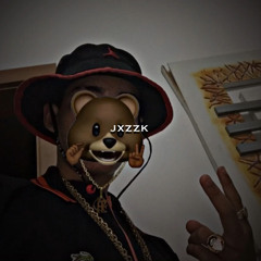 /| "vai roçando no meiota."