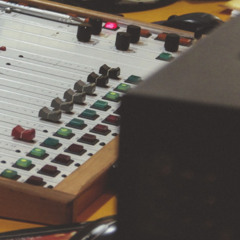 looping some techno