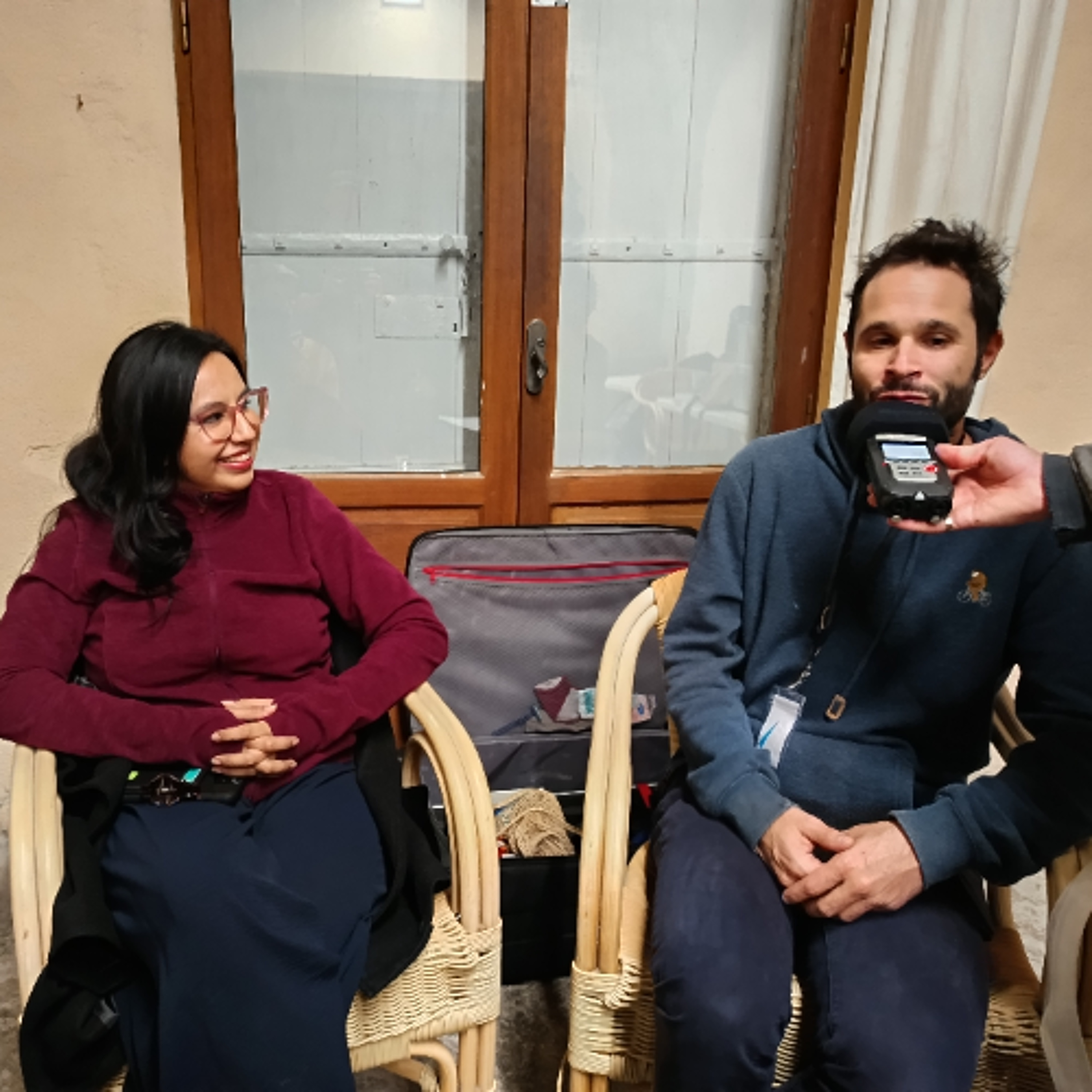 Interview de Kate Paredes et Lucas Marchesini Conteureuses Colombo-Local - Festivalito N°9 episode artwork