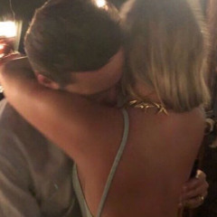 قالوا ملاك وتحلم بيه ومش إنسان.