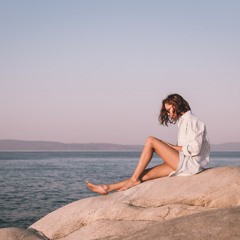 Cielo azul, un poema erótico para escuchar entre los besos. Poemas para enamorar