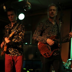 Tänä vuonna mä en puhu mitään, paitsi rakkaudesta. T. Auringon kukko