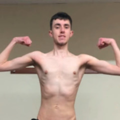 joka päivä mä käyn salil ja mä näytän tält