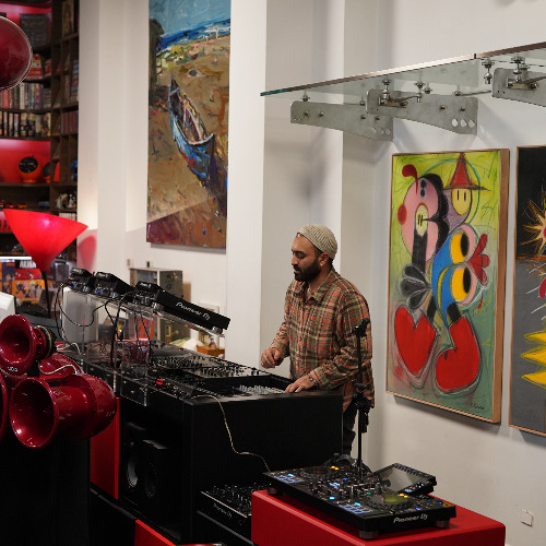 COMIRAN LIVE IMPROVISATION IN STORE /// SESSION WITH DJ JABBAR