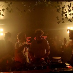 Podcast #002 - Jänsz - Groove to Hardtechno