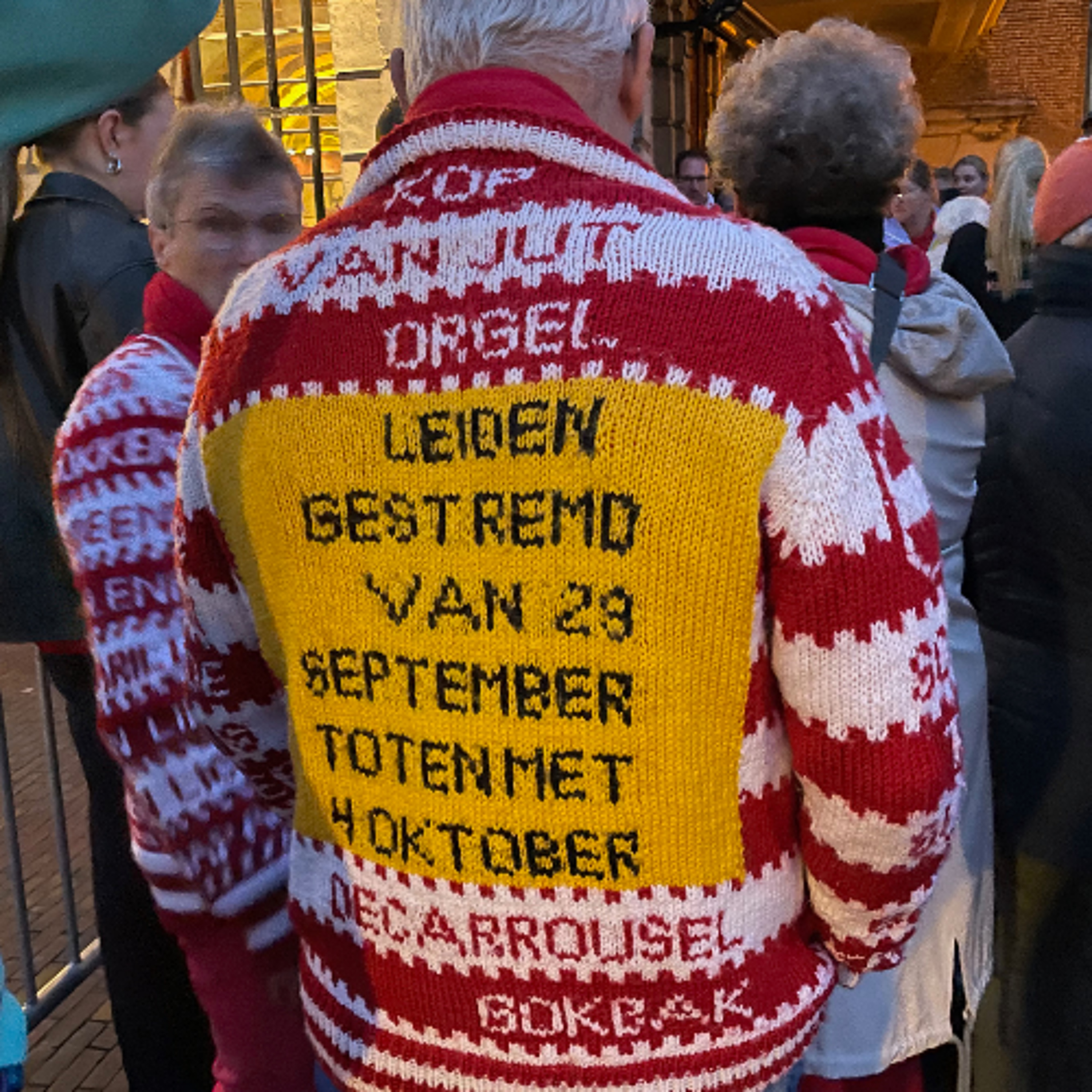 2025-10-03 In de rij voor de Waag voor haring en wittebrood episode artwork