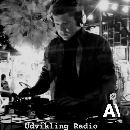 PRESENTED Udvikling Radio 05 📻 🌀 🌊 🌍