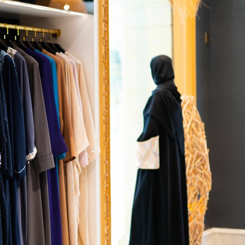 L'interdiction de l'abaya en France, vue par une musulmane de Suisse