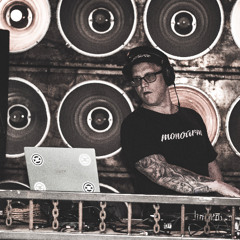 monoarm - Tow Decks one Hand #19 #Progressive House