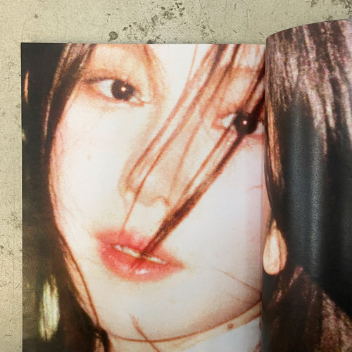 ペクイェリン「プレゼント」Yerin Baek single Album s-l1200.png