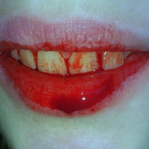 пояна - а она любит