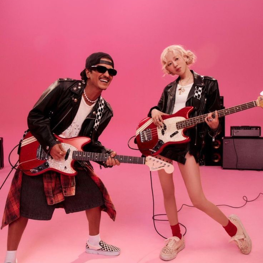 【新品未開封】ROSE & Bruno Mars / APT (white) APT. 7