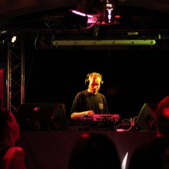 Maximaal 3 Dark techno