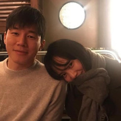신예영 - 웃으며
