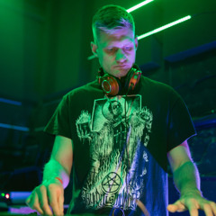 i hug speakers @ Dungeon Beats 023