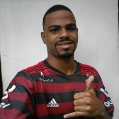 MONTAGEM= ELA SÓ TEM 15 ANOS, VOCÊ QUER PUTARIA.