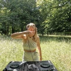 Best Deep House Mix I Chill Melodic House 2025 I Daniella Bjarnhof I Anjunadeep Vibes!
