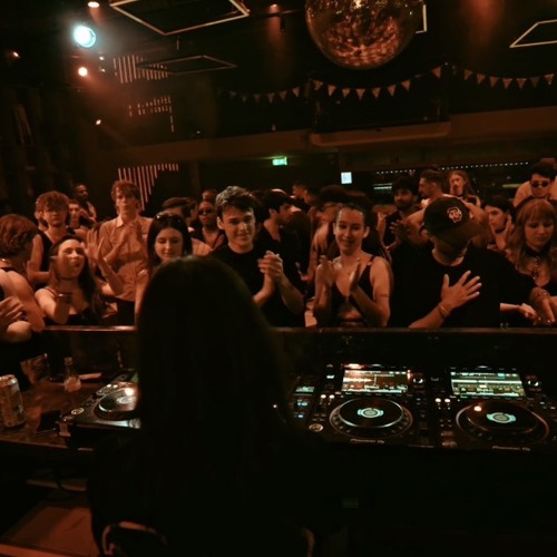 CLOSING RAVING CHARLIE