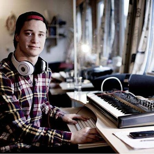 Kygo Live @ La Machine Moulin Rouge 2014( First Show Ever)