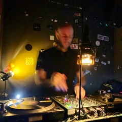 Presents: Living Room Vibes Episode 3 - Random Tracks