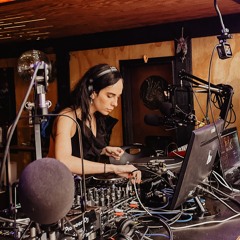 Cosmic Vibrations Radio @bsidedotradio Larissa Saenger Episode 45 · May 2024
