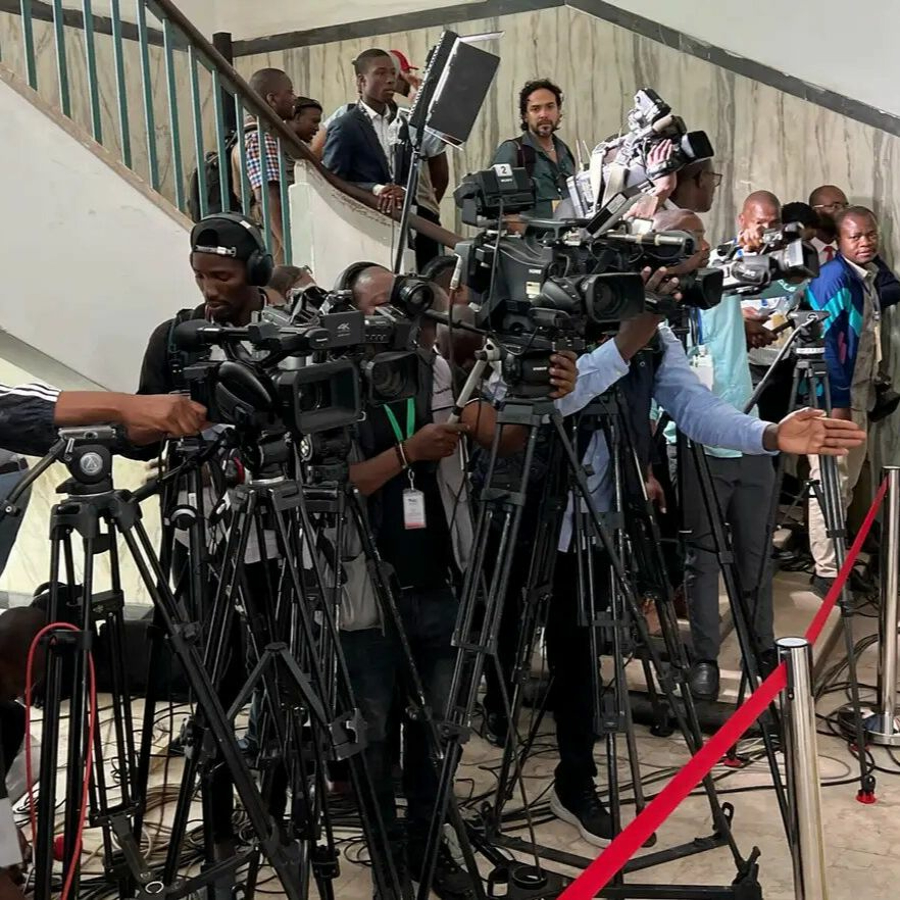 Niger : La maison de la presse suspendue episode artwork