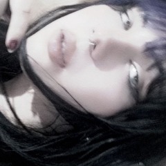 Meu amor está caído em meus braços.