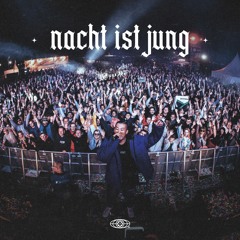 NACHT IST JUNG FT LIL TEES