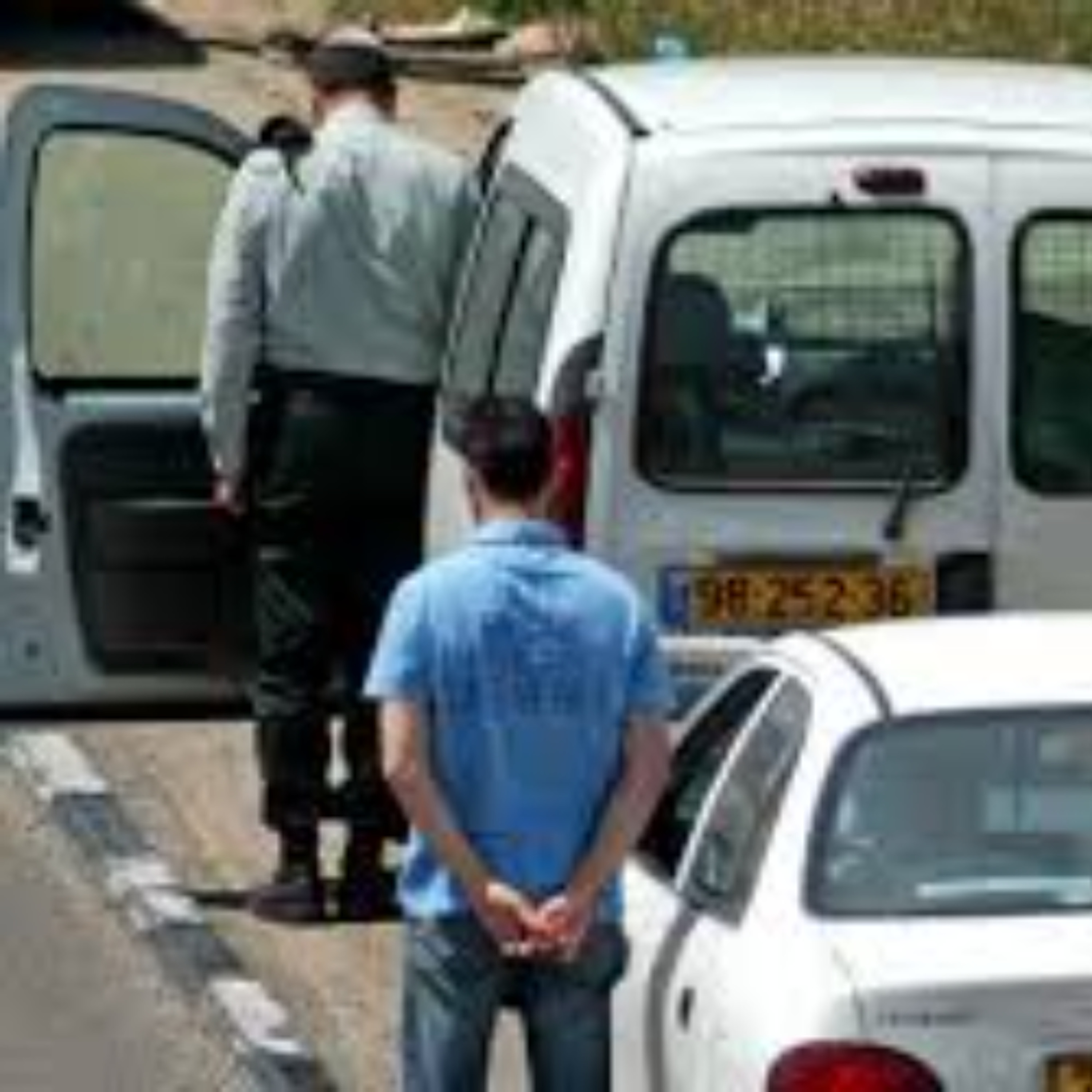 על השיתוק והשתיקה באימת המוות והזיכרון האלמותי. מאמר ליום הזיכרון episode artwork