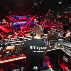 Viki | X strilka by The Lure