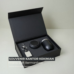 Souvenir Kantor Kekinian Praktis dan Bermanfaat