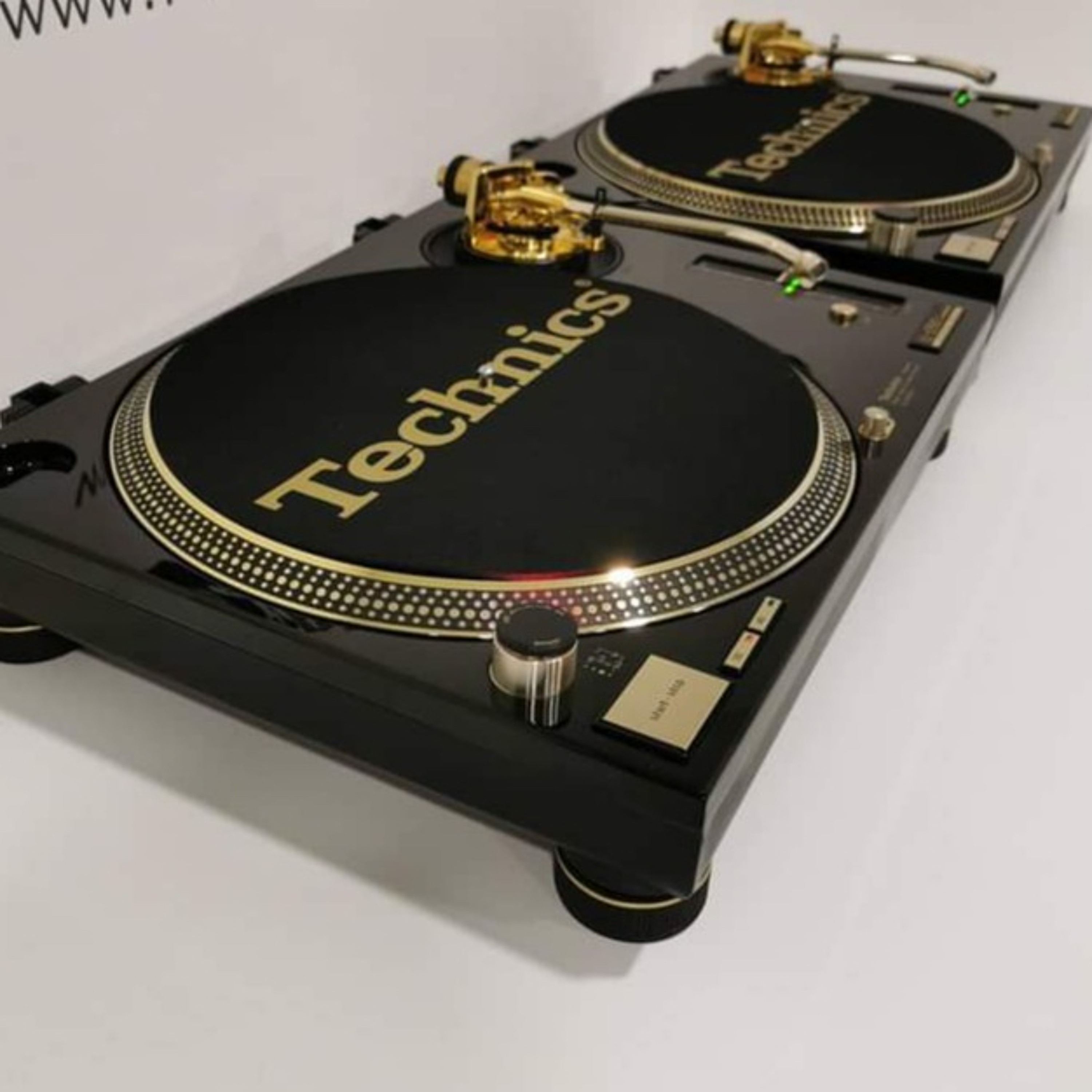 DJ Frankie Dee