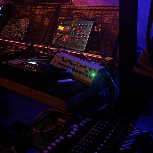 unee live extract // Anneløøg