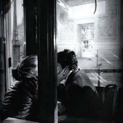 مع أنو أنت بعيد .. حُبك عّم بيزيد