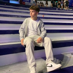 Bvcovia LA PARTY (feat. Lil Manzi)
