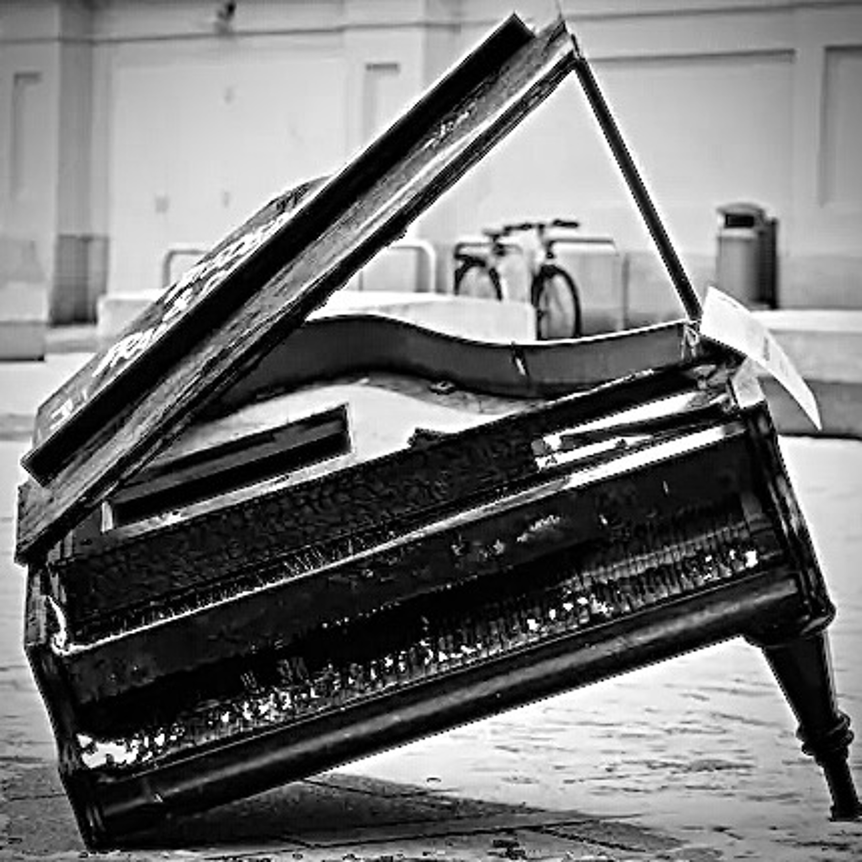 NEW MUSIC Reports: Mirrors made of sound & the loss of sympathetic resonance episode artwork
