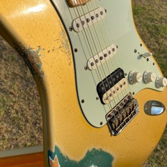 FENDER 1960 STRAT HEAVY RELIC HSS HLE GOLD OVER SHERWOOD GREEN