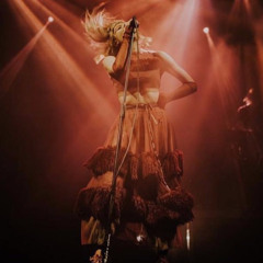 AURORA - It Happened Quiet (Live on Lindmo)